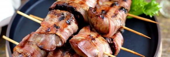 шашлык из индюшиной печени в беконе на сковороде-гриль