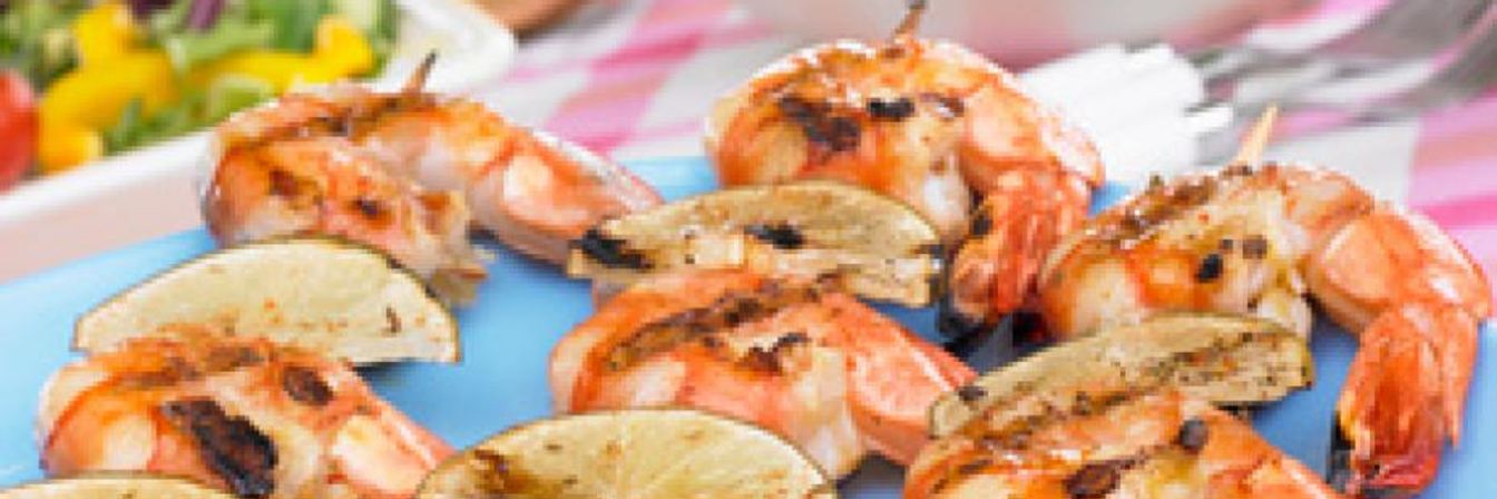 Шашлык из креветок с лимоном