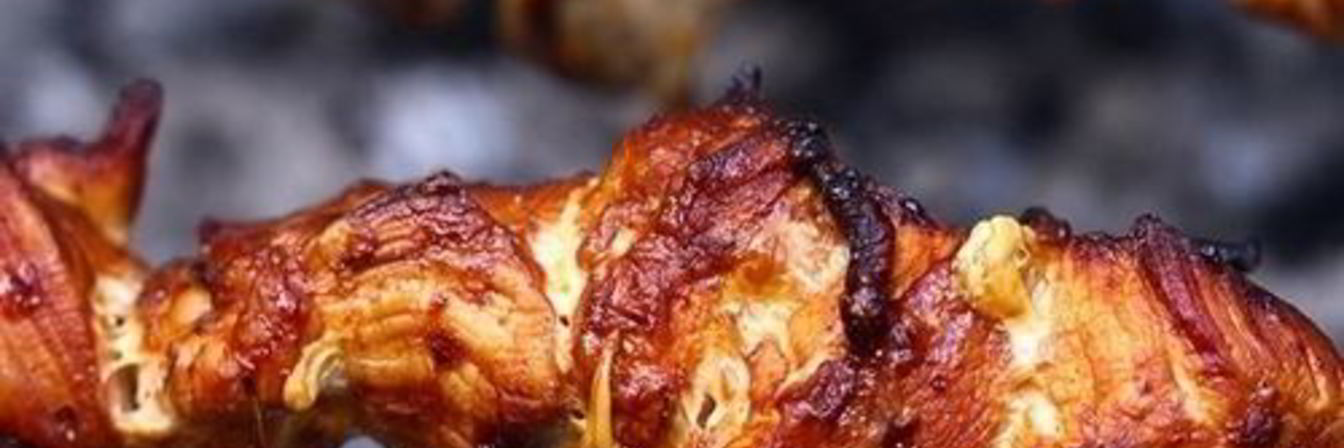 Шашлык из свинины с луком в кефире