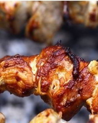 Шашлык из свинины с луком в кефире