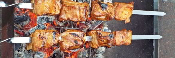 шашлык из свиной грудинки в томатно-соевом маринаде с медом