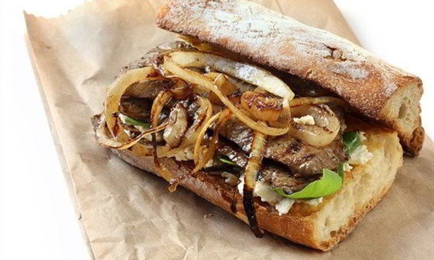 Рецепт говяжьих стейков в багете