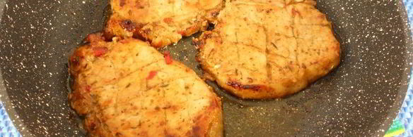 острые свиные стейки с мандариново-медовым соусом