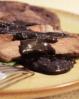 Шоколадный соус к стейку из говядины