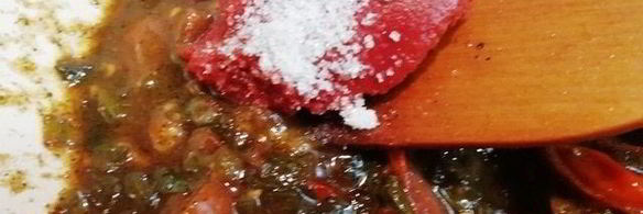 стейк из говядины с лапшой из кабачка