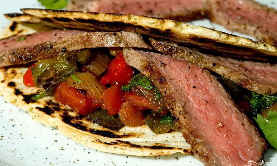 Рецепт стейка из говядины с овощами