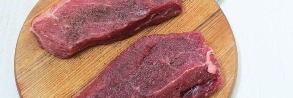 стейк из говядины с розмарином и тимьяном