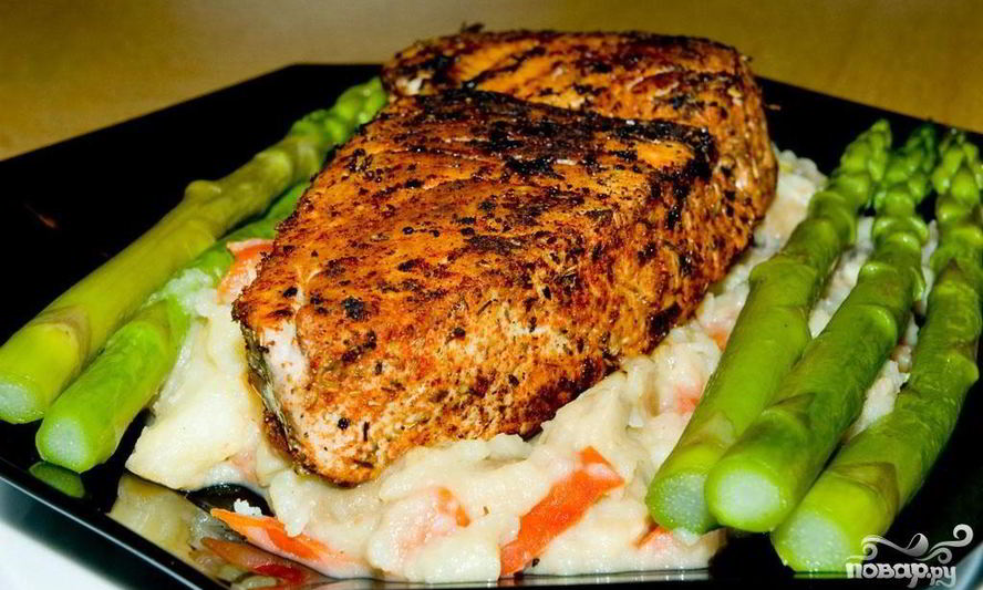 Рецепт стейка из тунца со спаржей