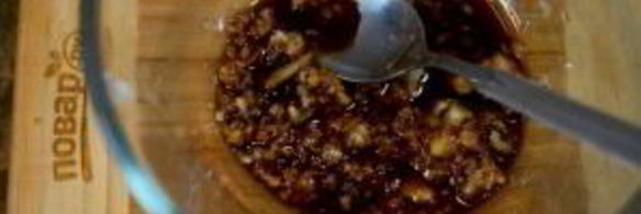 стейк лосося, запеченный с помидорами черри