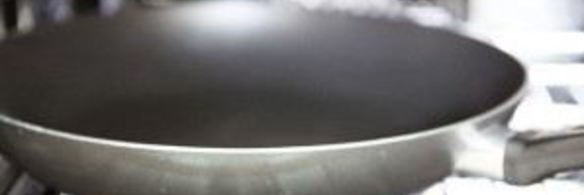 стейк на сковороде