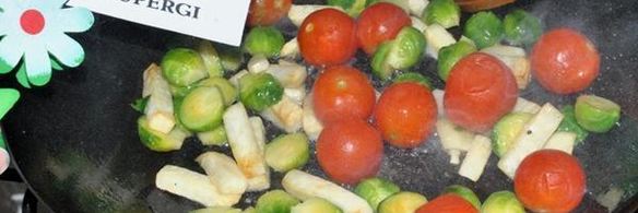 стейк с брюссельской капустой и сельдереем