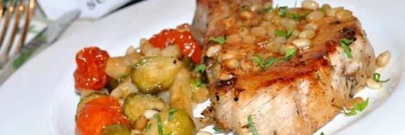 стейк с брюссельской капустой и сельдереем