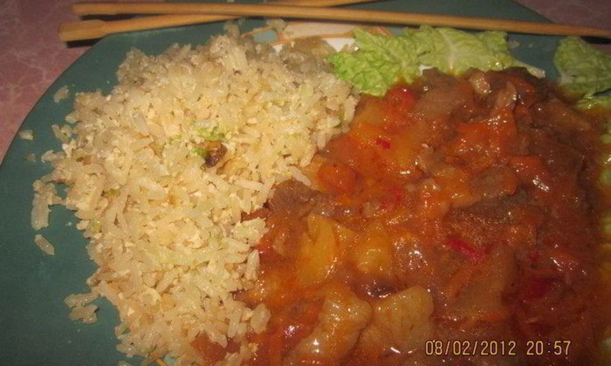 Рецепт свинина в кисло-сладком соусе с жареным рисом на гарнир — ужин родом из китая