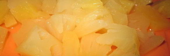 свинина в кисло-сладком соусе с жареным рисом на гарнир — ужин родом из китая