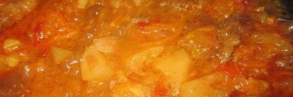 свинина в кисло-сладком соусе с жареным рисом на гарнир — ужин родом из китая