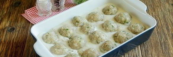 куриные тефтели в сметанном соусе