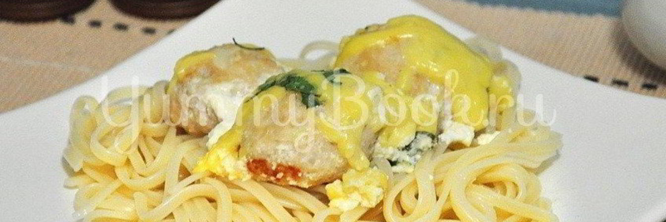 Куриные тефтельки под сырным соусом