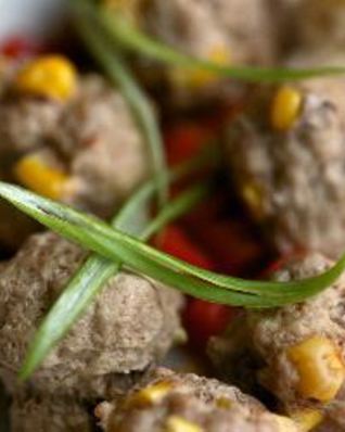 Куриные тефтельки с кукурузой и ананасами