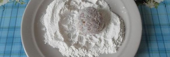 мясные тефтели с рисом и овощами в томатном соусе