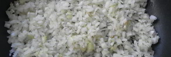 мясные тефтели с рисом и овощами в томатном соусе