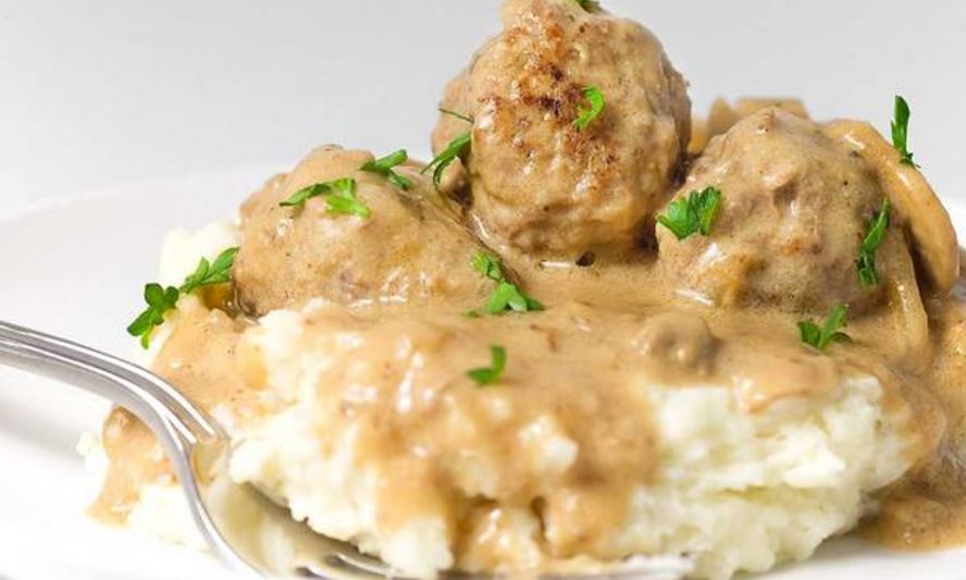 Рецепт мясных тефтелей со сливочной подливкой