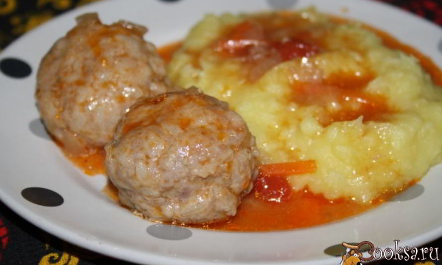 Рецепт нежных домашних тефтелей в томатной подливе