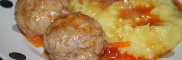 нежные домашние тефтели в томатной подливе