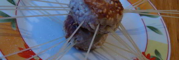 осьминожки из тефтелек и спагетти