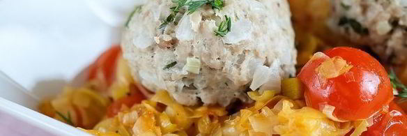 паровые тефтели из кролика с томатным гарниром