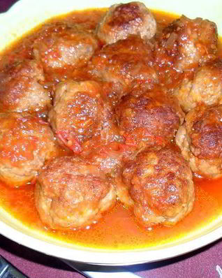Тефтели по-домашнему с шалфеем в томатном соусе
