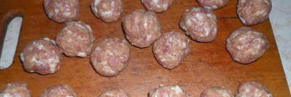 тефтели по-домашнему с шалфеем в томатном соусе