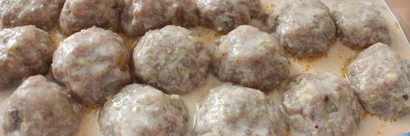 тефтели с гречкой и грибами, запеченные в ряженке