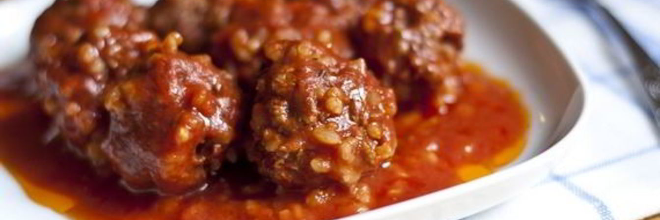 Тефтели с рисом в томатном соусе