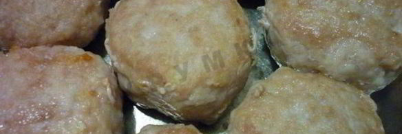 тефтели с тыквенным пюре под грибным соусом