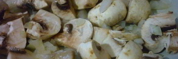 тефтели с тыквенным пюре под грибным соусом