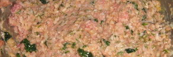 тефтели со шпинатом под йогуртно-сливочным соусом