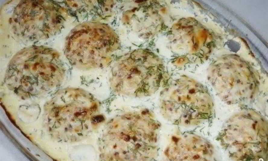 Рецепт тефтелей в духовке со сметаной