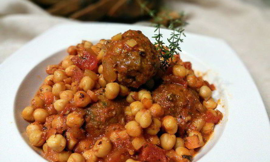 Рецепт тефтелей в томатном соусе с нутом