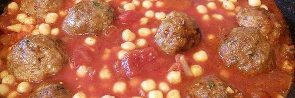 тефтели в томатном соусе с нутом