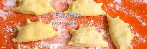 вареники из картофельно-тыквенного теста с начинкой из рикотты и вишни