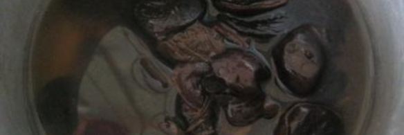 вареники с черносливом, грецкими орехами и медом