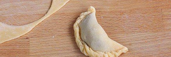 вареники с картошкой и сушеными грибами