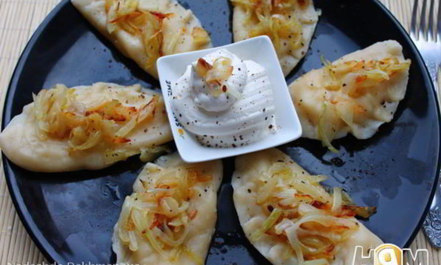 Рецепт вареников с картошкой и жаренным луком