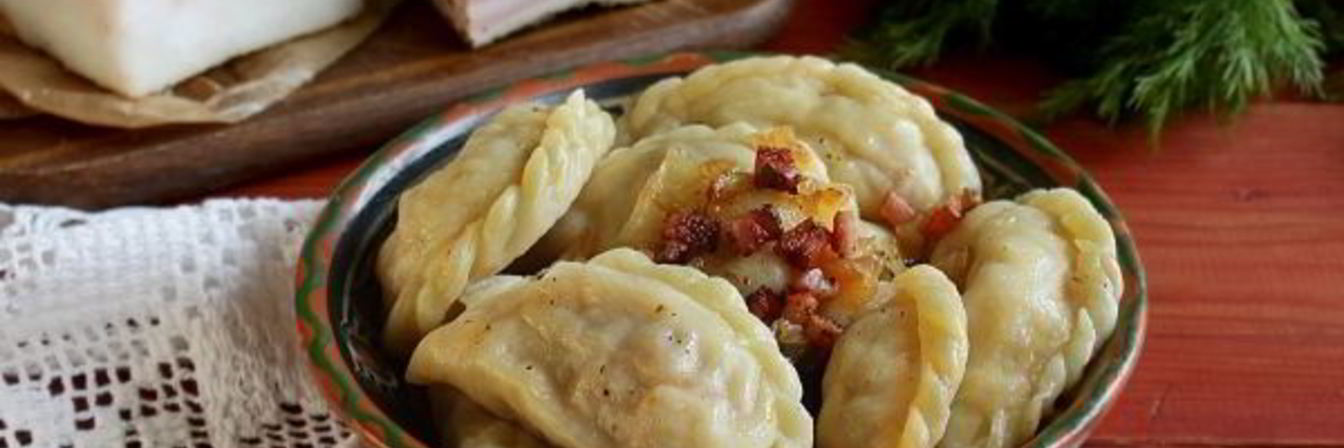 Вареники с квашеной капустой и салом