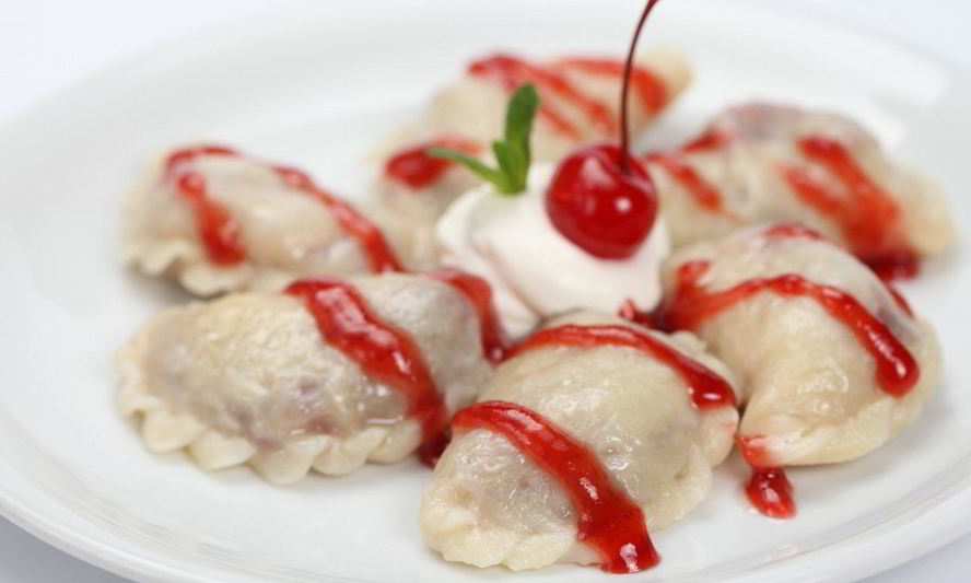 Рецепт вареников с вишней и творогом