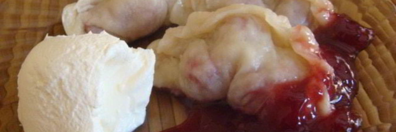 Вареники с вишней на пару