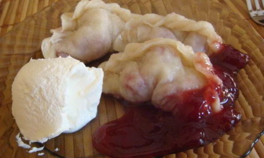 Рецепт вареников с вишней на пару