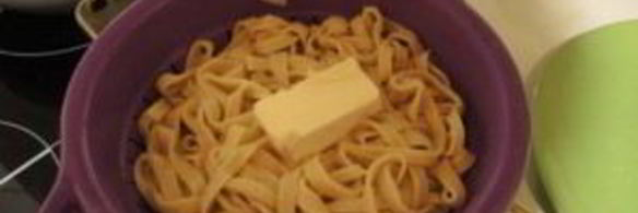 яичная лапша с курицей и овощами