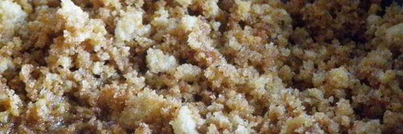 заварные клецки с клубникой и шоколадным соусом