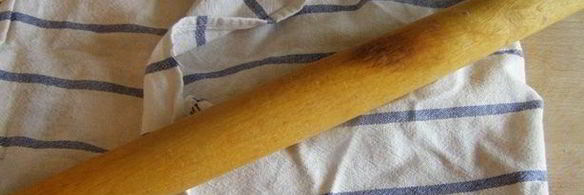 заварные клецки с клубникой и шоколадным соусом